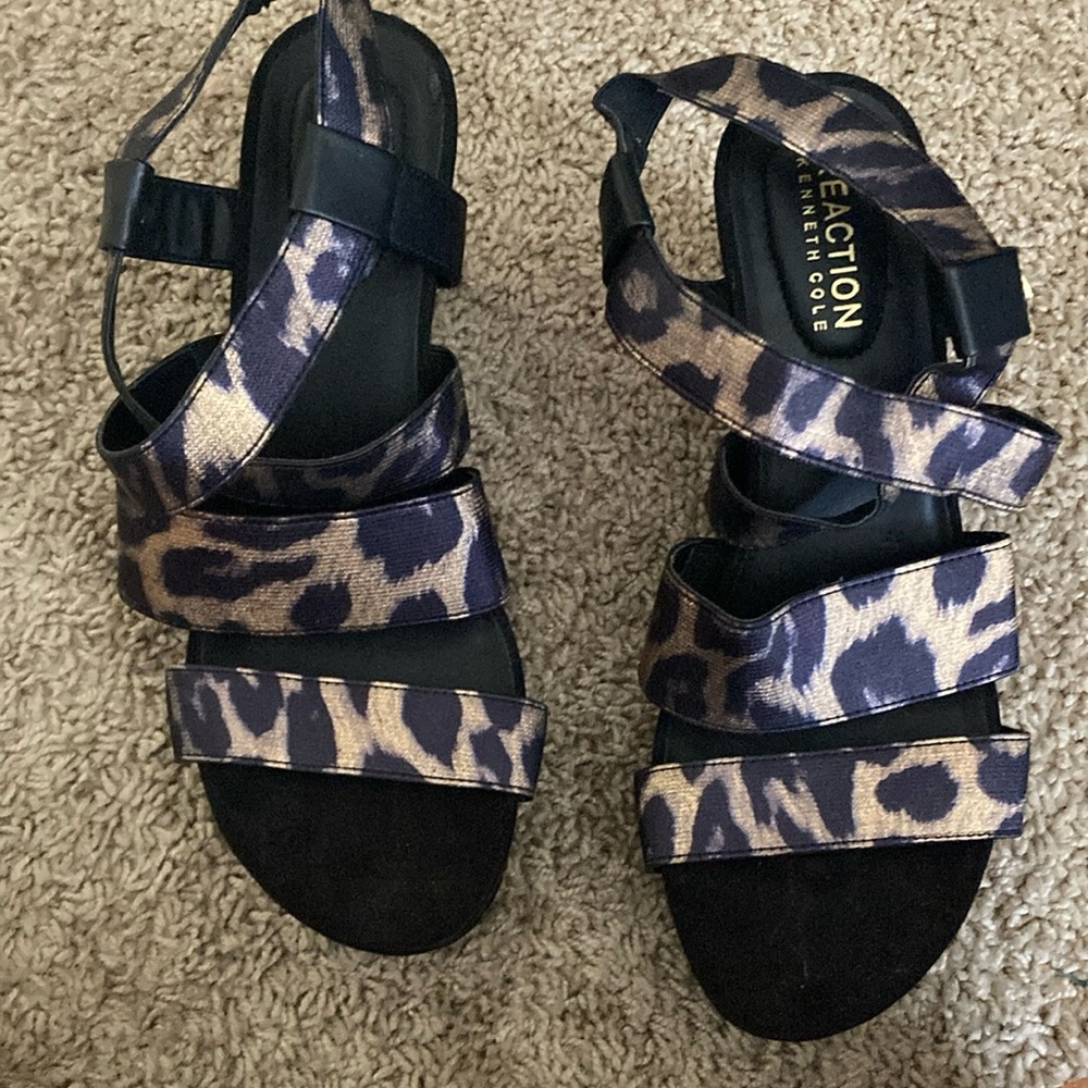Kenneth Cole reaction card elastic wedge 6.5